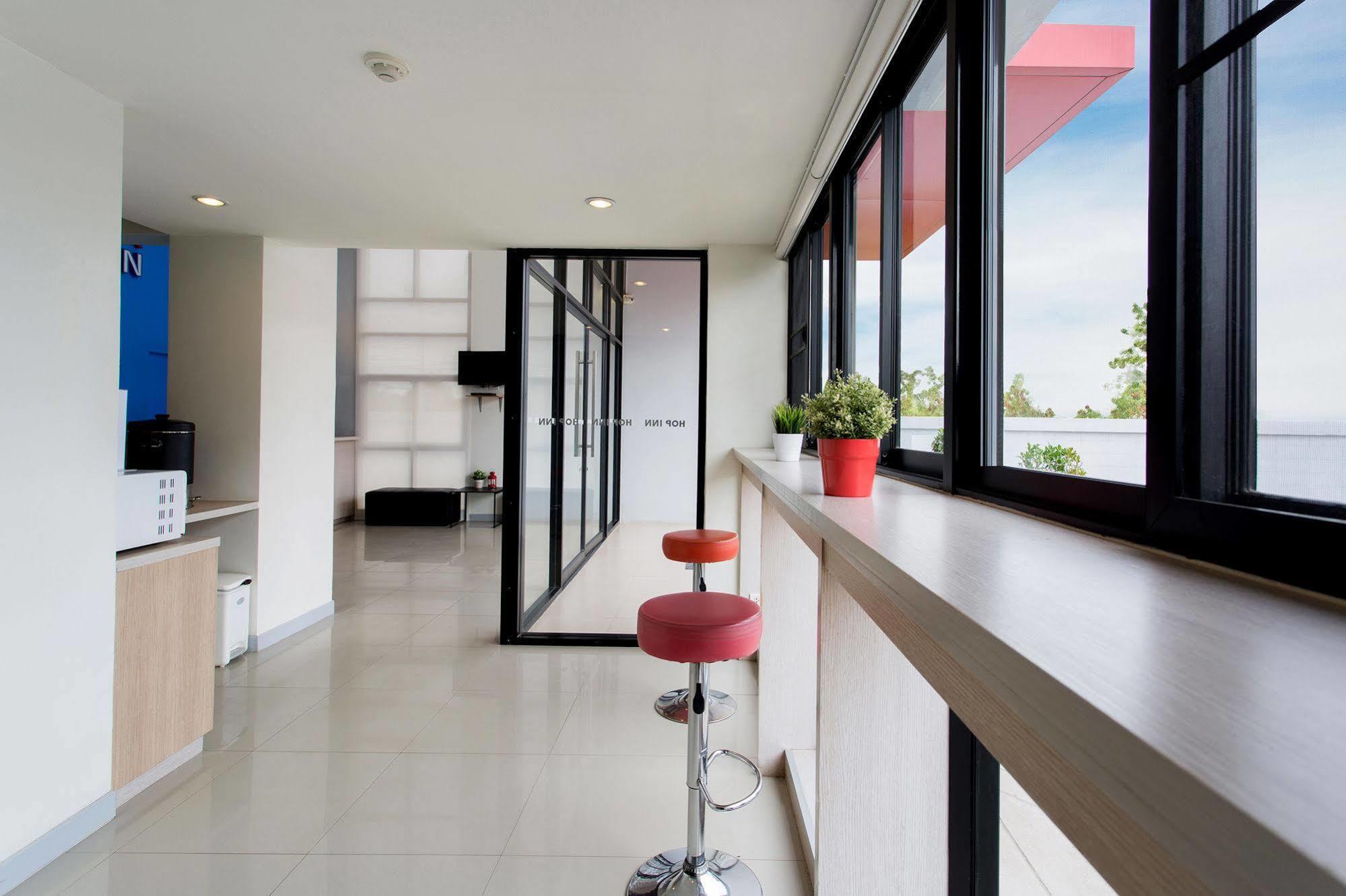 Hop Inn Surat Thani Exterior photo